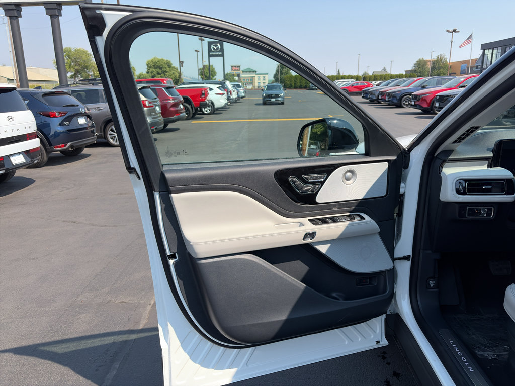 New 2026 Lincoln Aviator Reserve w/ Luxury Package AWD/4WD image 10