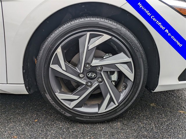 Certified 2025 Hyundai Elantra SEL image 11