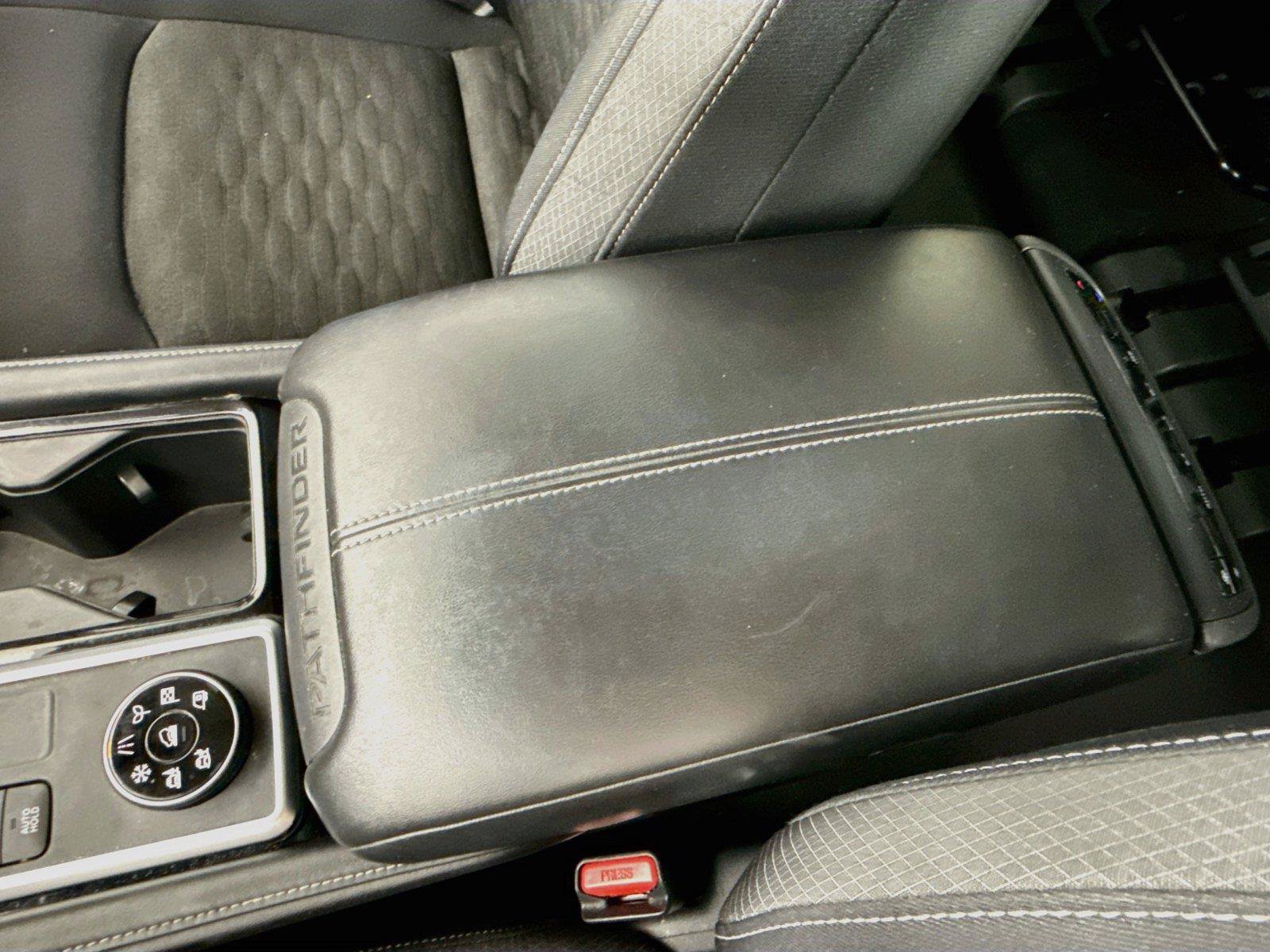 Used 2022 Nissan Pathfinder SV AWD/4WD image 13