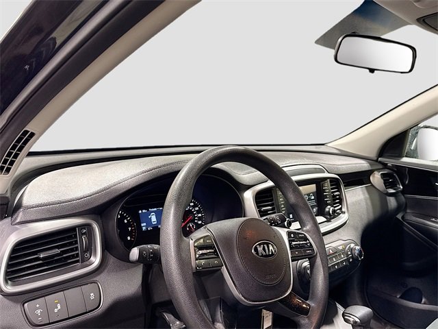 Used 2019 Kia Sorento LX image 11