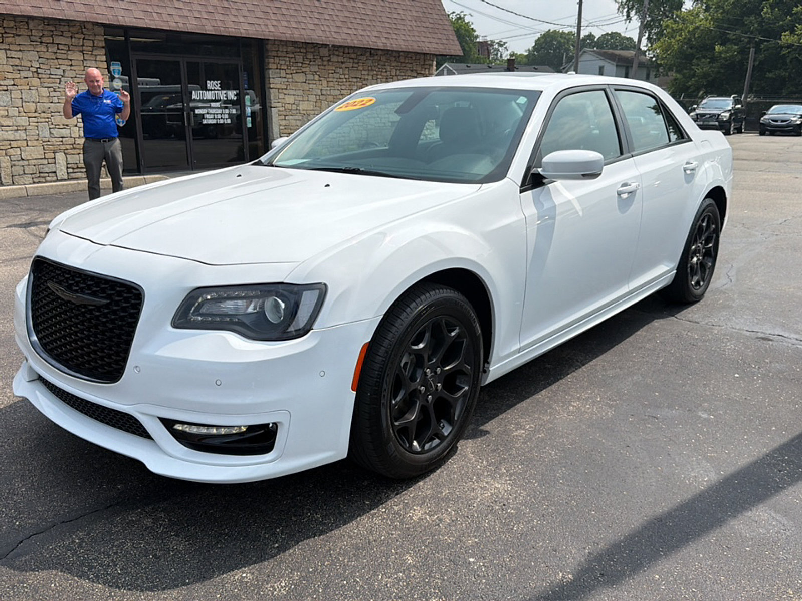 Used 2022 Chrysler 300 Touring L w/ Popular Equipment Group AWD/4WD image 3