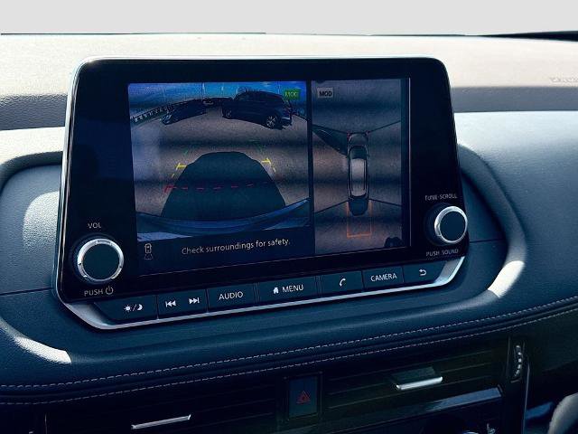 Used 2023 Nissan Rogue SL AWD/4WD image 9