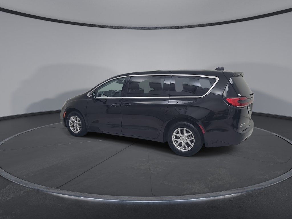 Certified 2024 Chrysler Pacifica Touring-L FWD image 12