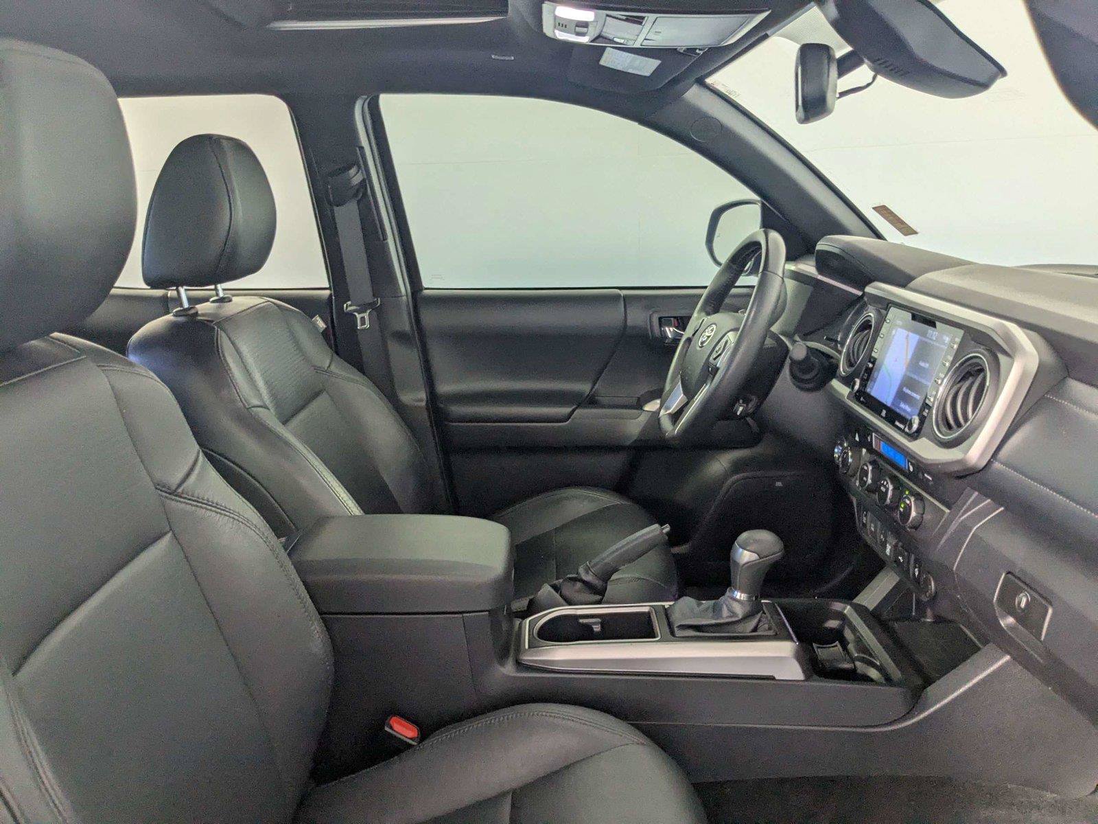 Certified 2022 Toyota Tacoma Limited AWD/4WD image 32
