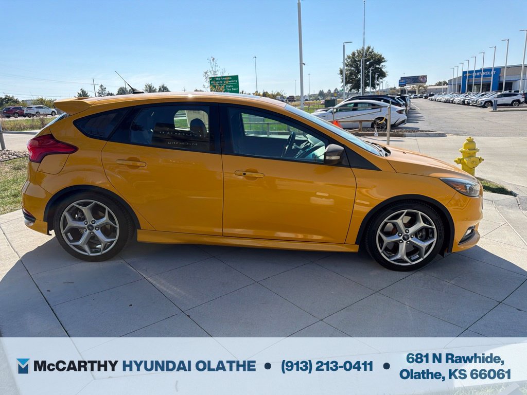 Used 2016 Ford Focus ST w/ Equipment Group 402A FWD image 6