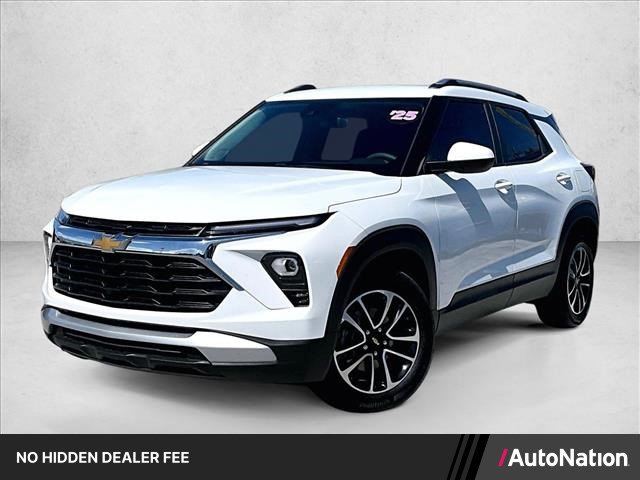 Used 2025 Chevrolet TrailBlazer LT FWD image 1