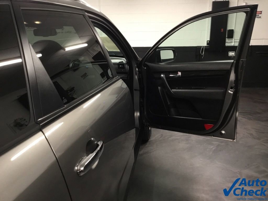 Used 2013 Kia Sorento LX w/ Convenience Pkg image 32