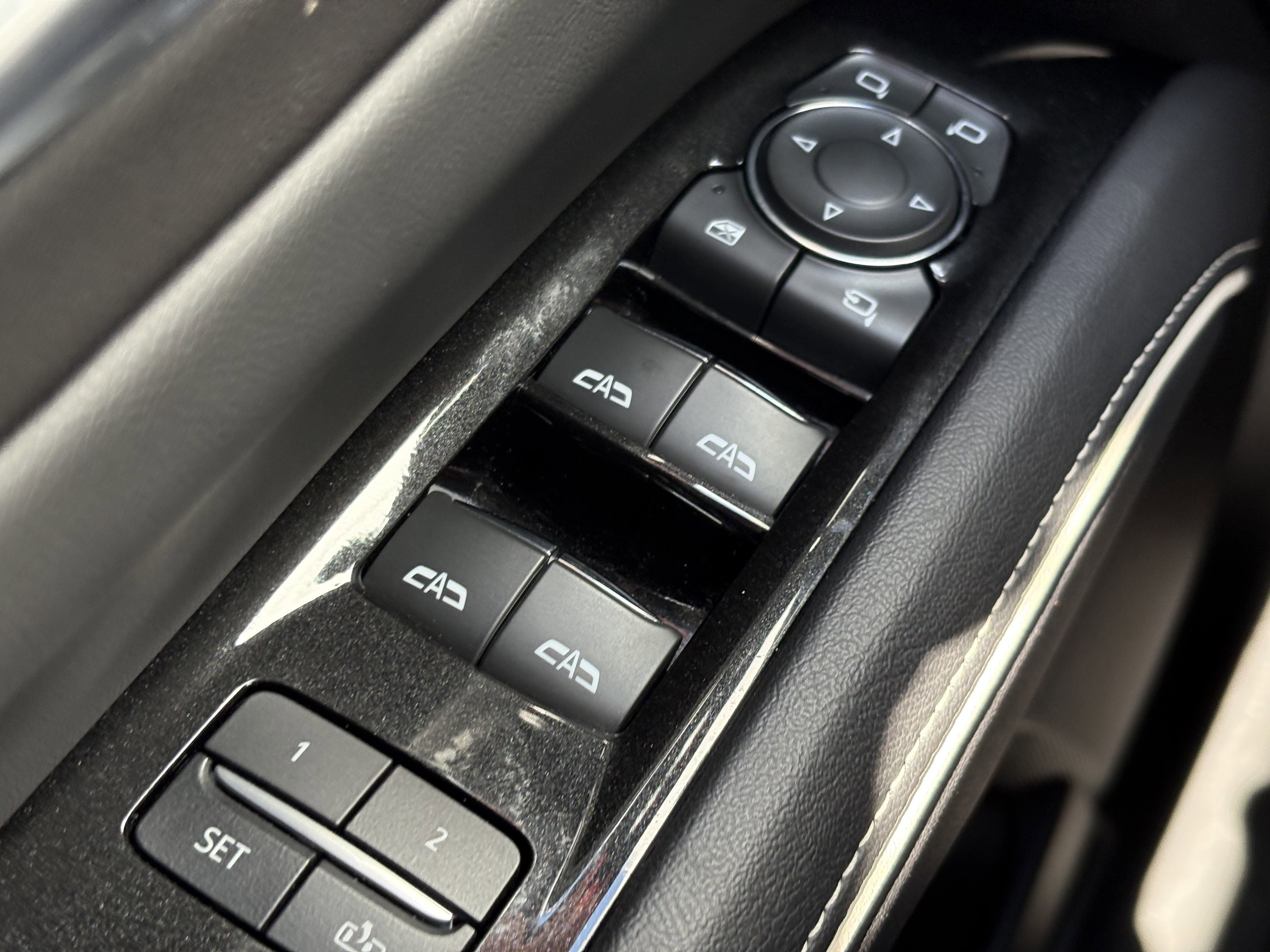 Used 2024 Cadillac Escalade ESV Premium Luxury w/ Performance Package AWD/4WD image 36