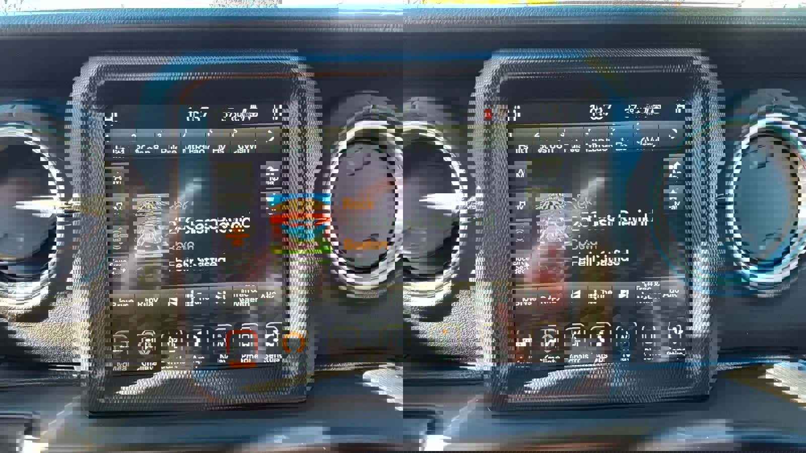 Used 2022 Jeep Wrangler Unlimited Sahara w/ Cold Weather Group image 18