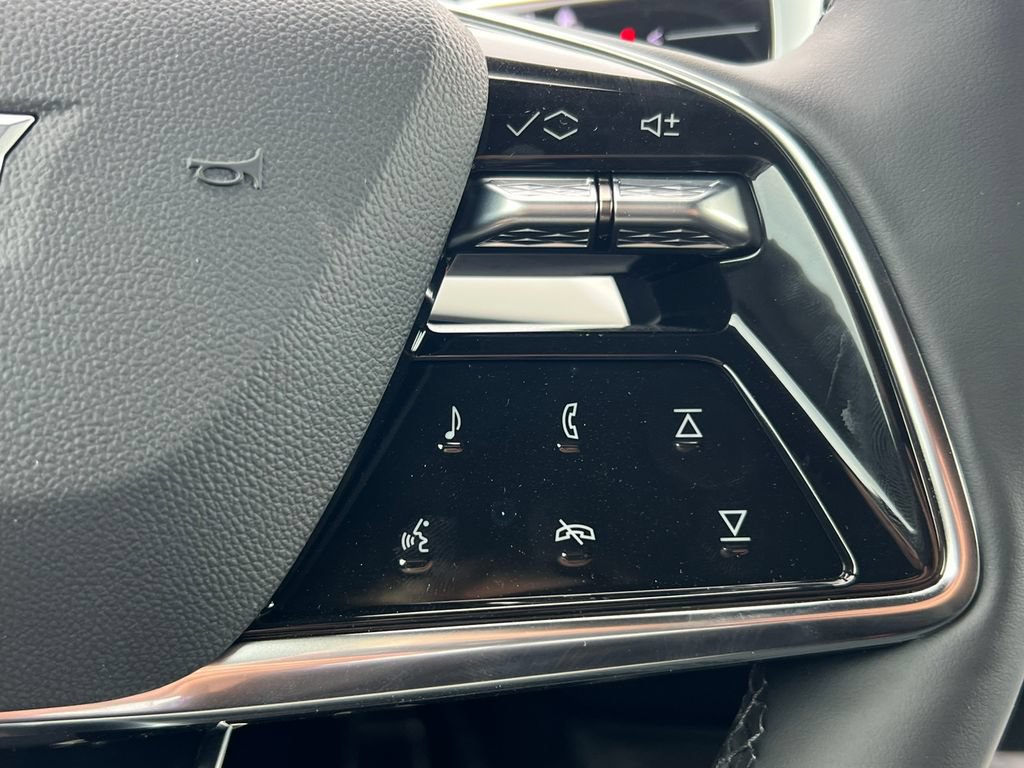 New 2027 Cadillac Optiq Premium Sport w/ LPO, Floor Liner Package AWD/4WD image 17