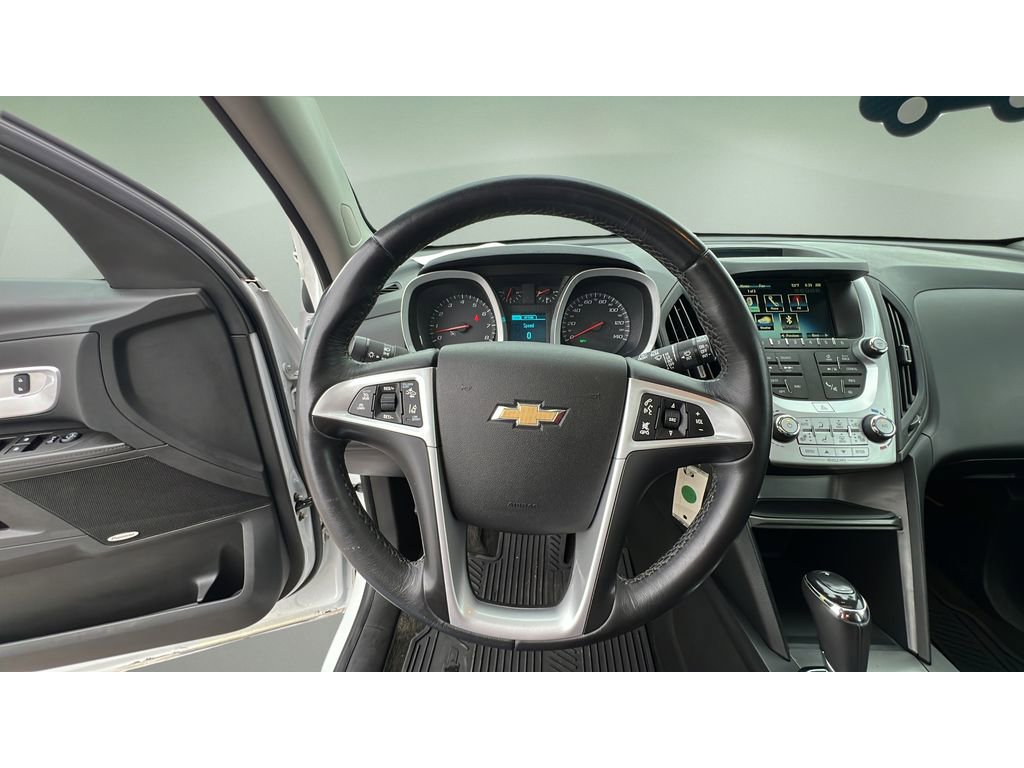 Used 2017 Chevrolet Equinox Premier w/ Enhanced Convenience Package AWD/4WD image 22