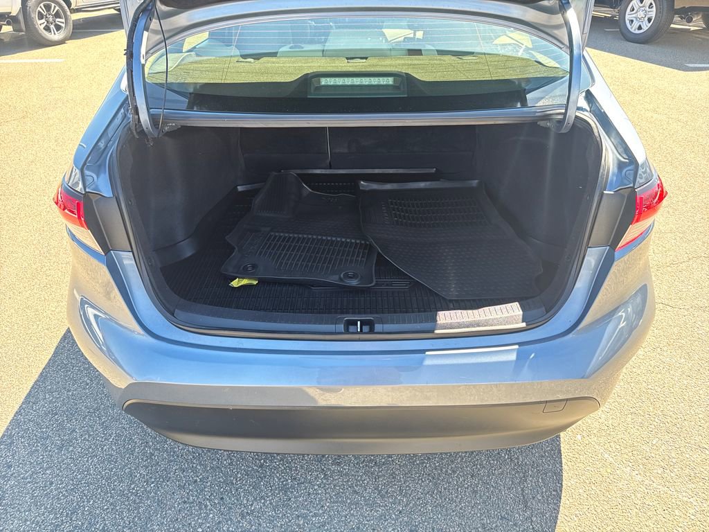 Used 2025 Toyota Corolla LE image 36
