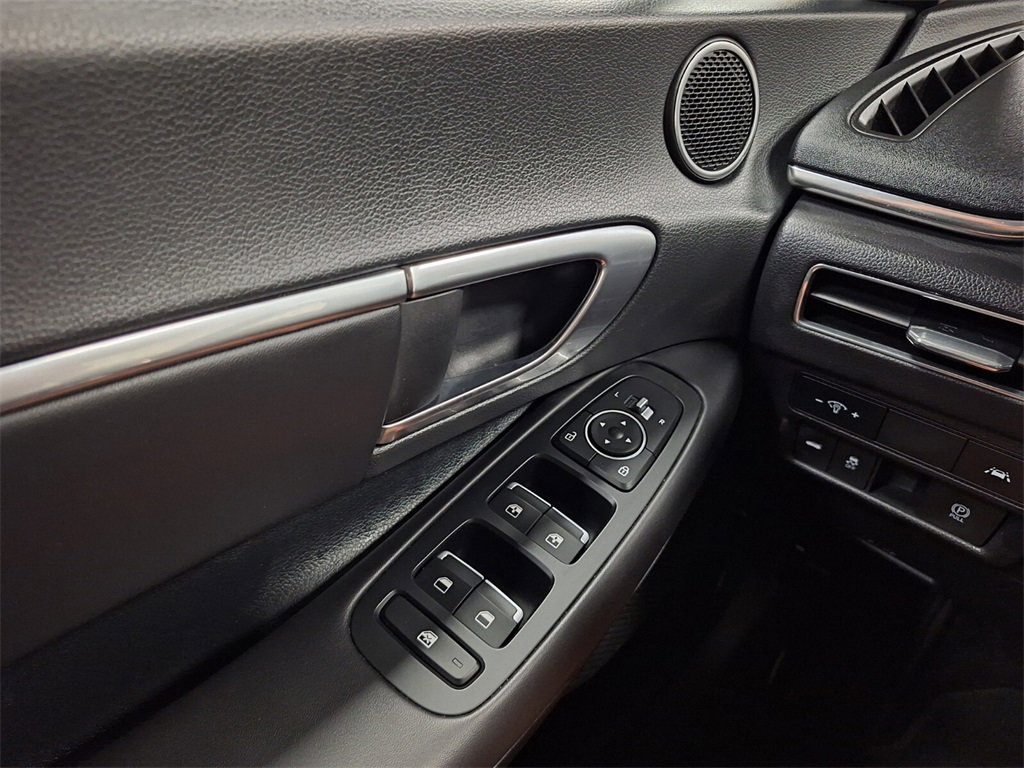 Used 2022 Hyundai Sonata SEL w/ Cargo Package image 17