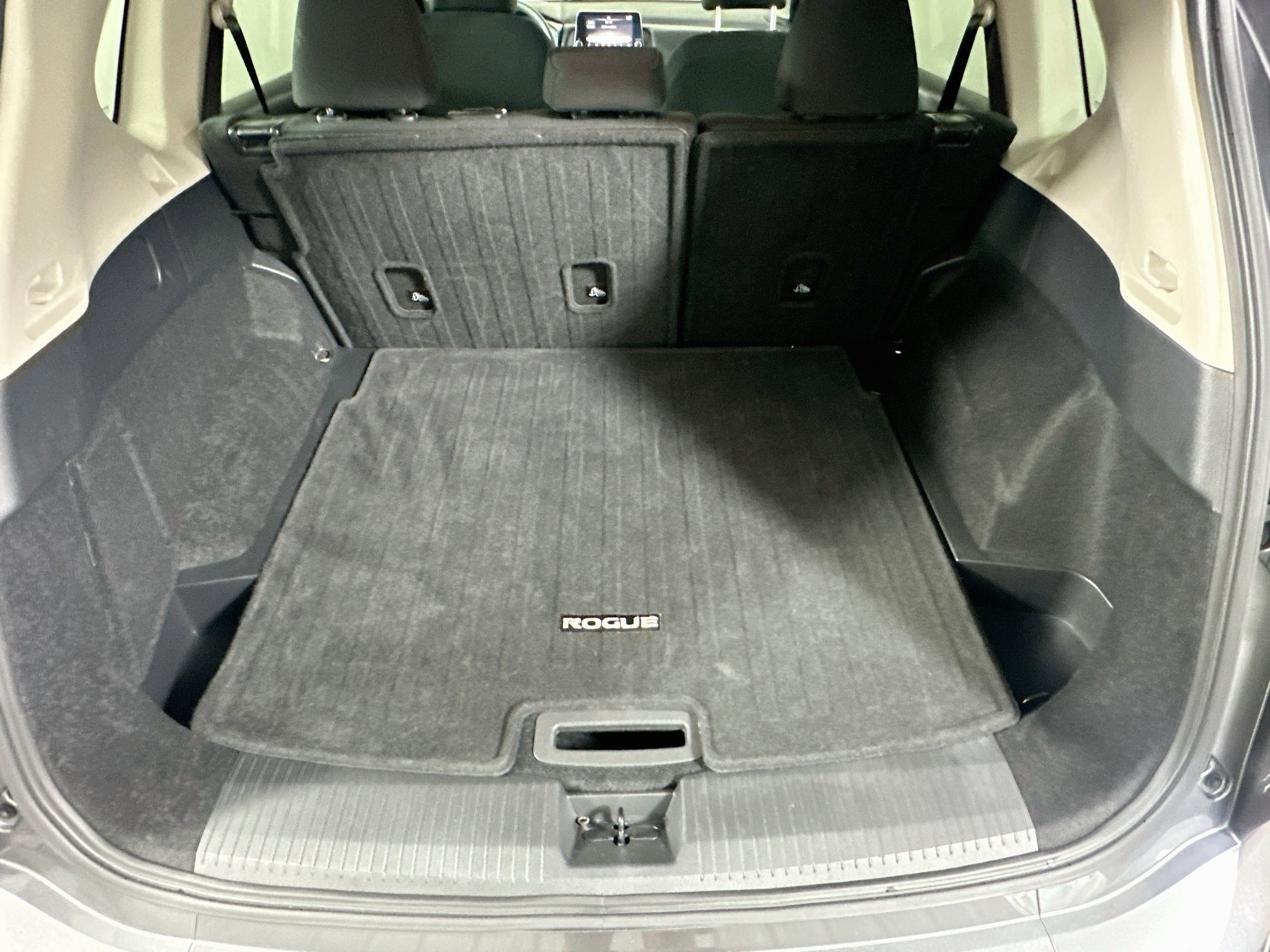 Used 2025 Nissan Rogue S FWD image 27