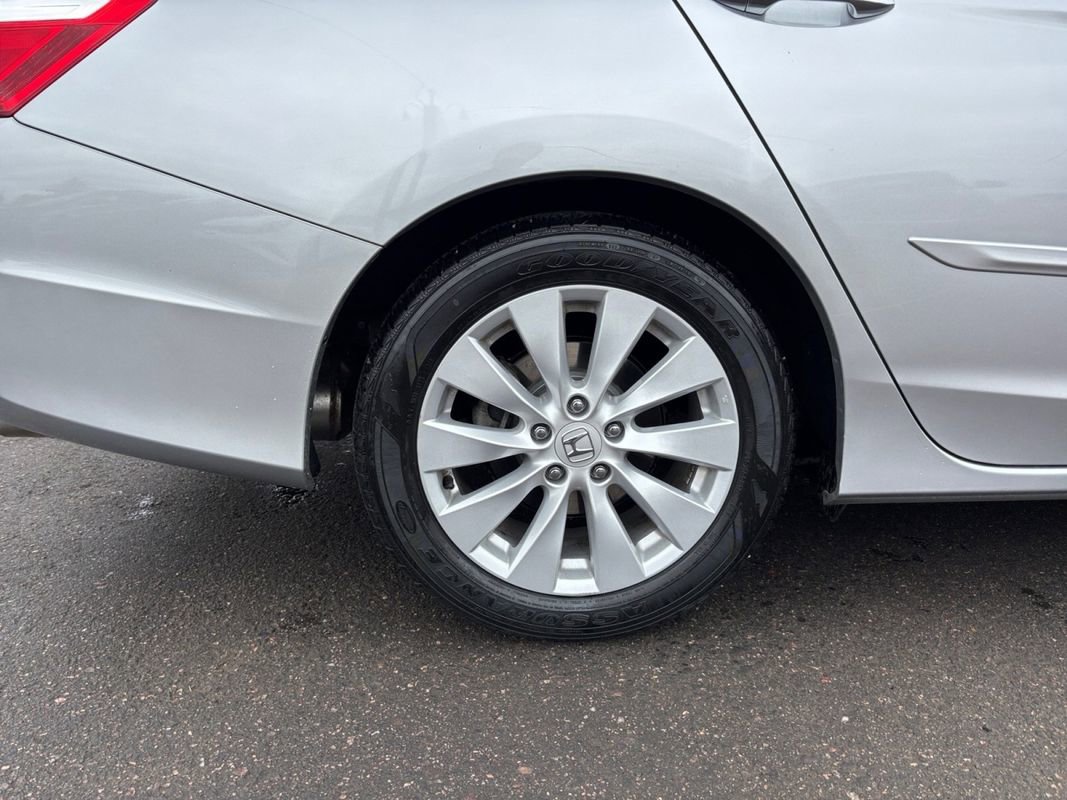 Used 2015 Honda Accord EX-L image 11