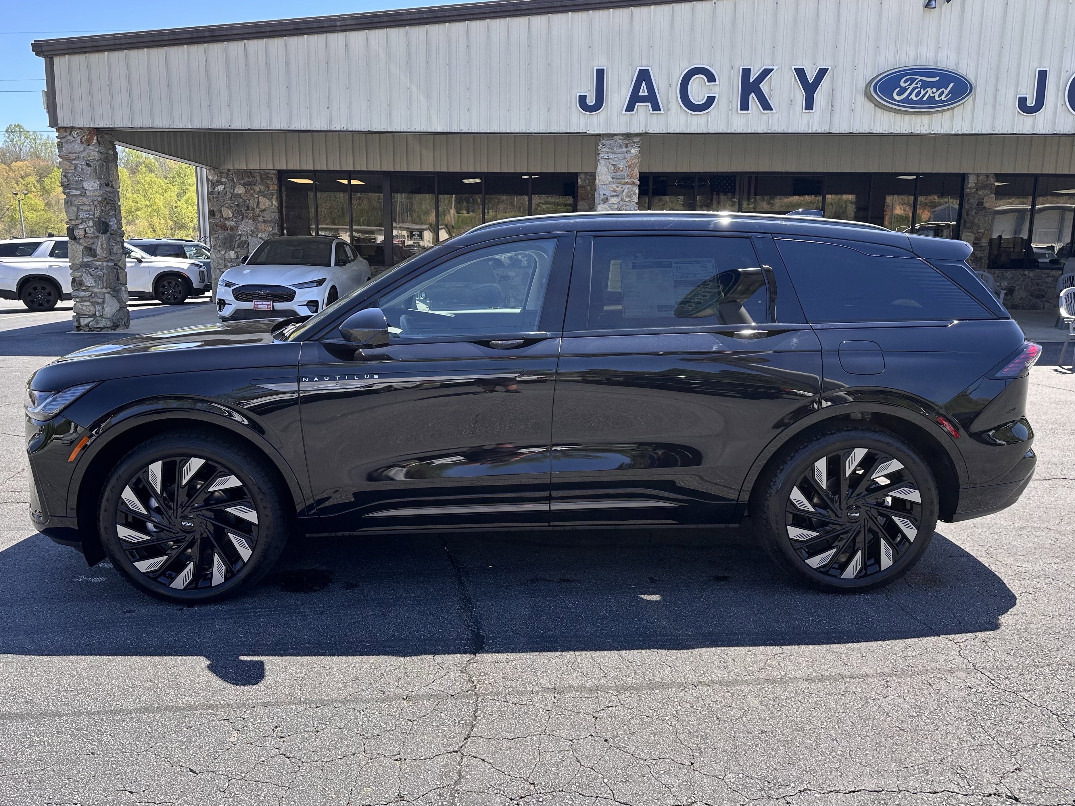 Used 2026 Lincoln Nautilus Reserve