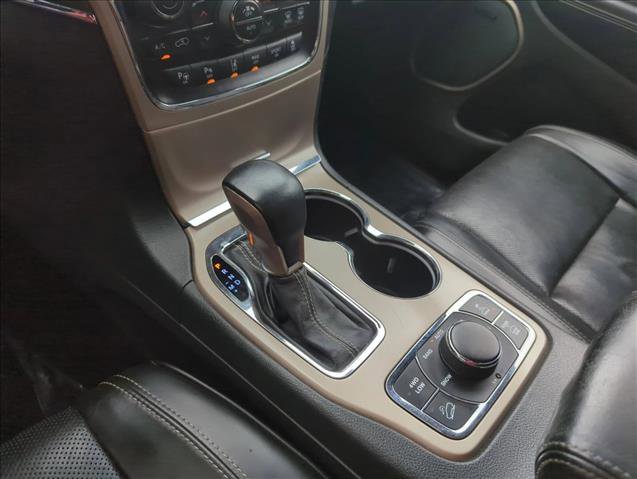 Used 2017 Jeep Grand Cherokee Overland w/ Jeep Active Safety Group AWD/4WD image 21