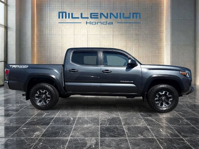 Used 2022 Toyota Tacoma TRD Off-Road AWD/4WD image 6
