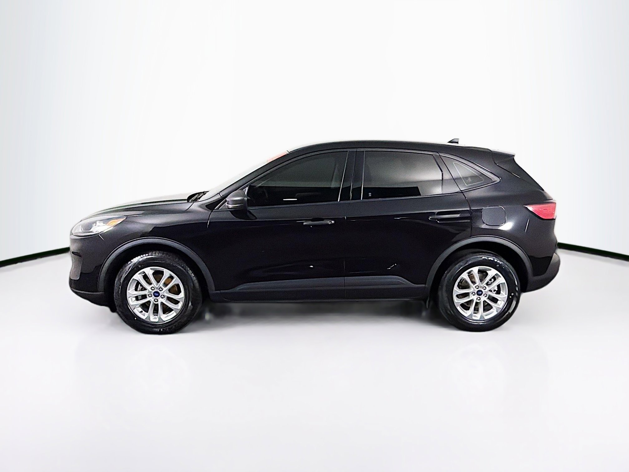 Used 2022 Ford Escape S image 5