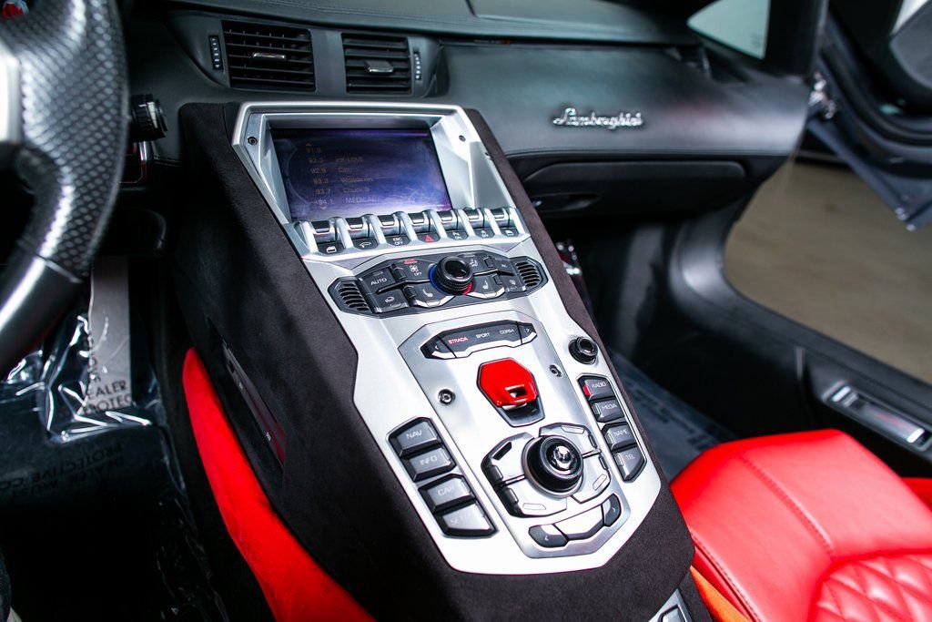 Used 2013 Lamborghini Aventador LP 700-4 image 38