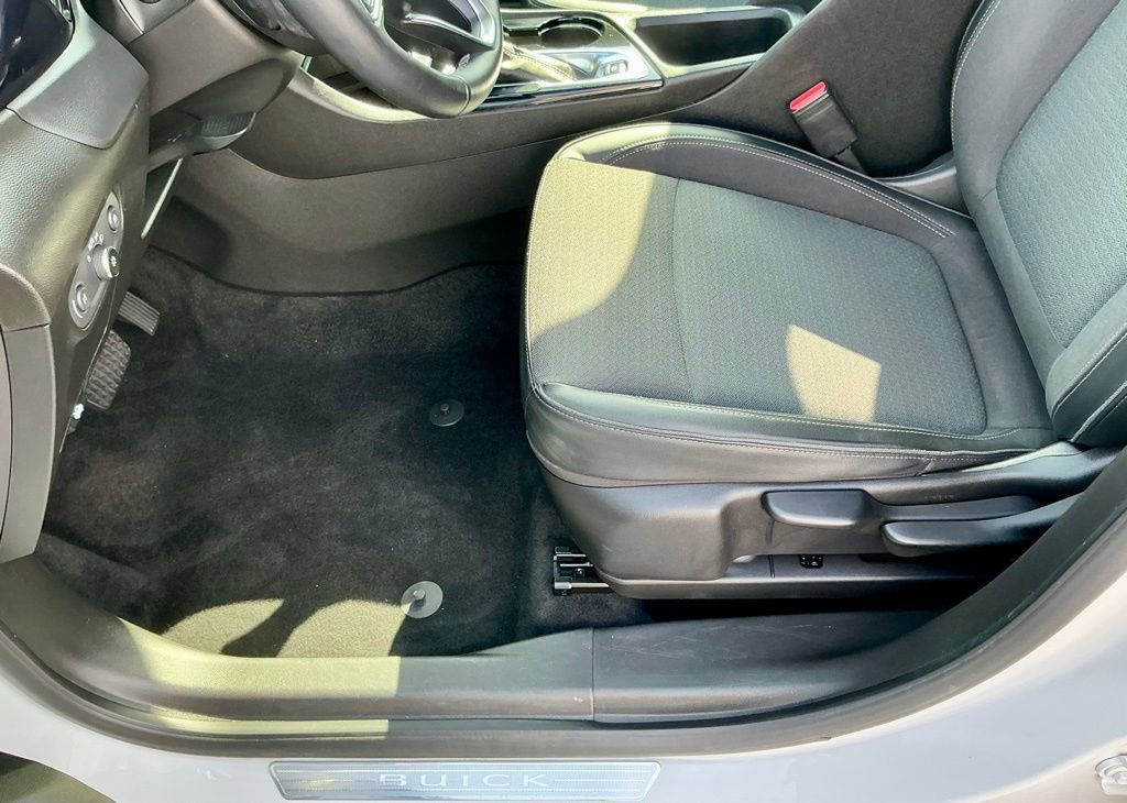 Used 2021 Buick Encore GX Preferred image 42