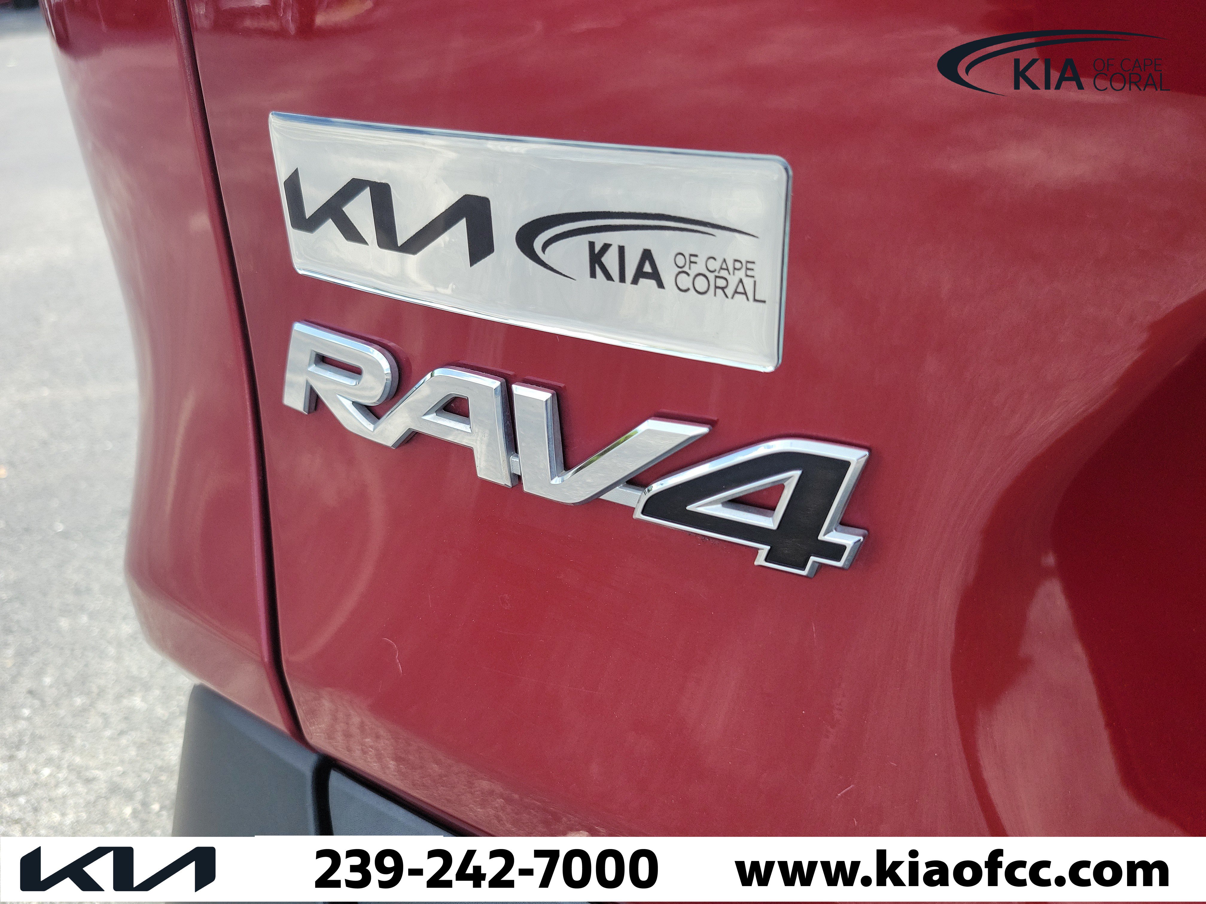 Used 2024 Toyota RAV4 Limited w/ Advanced Technology Package FWD image 10
