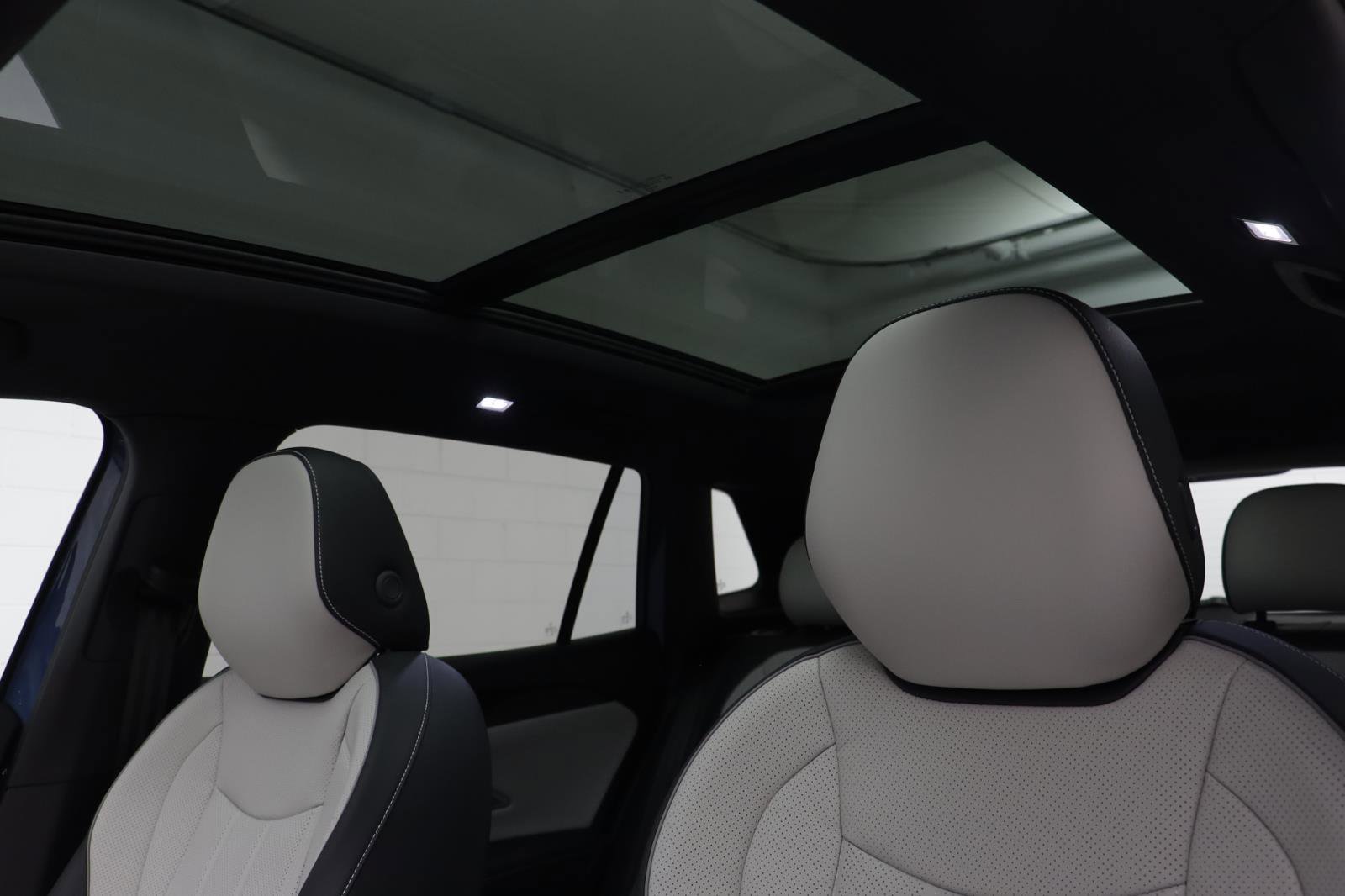 New 2026 Volkswagen Tiguan SEL R-Line image 15