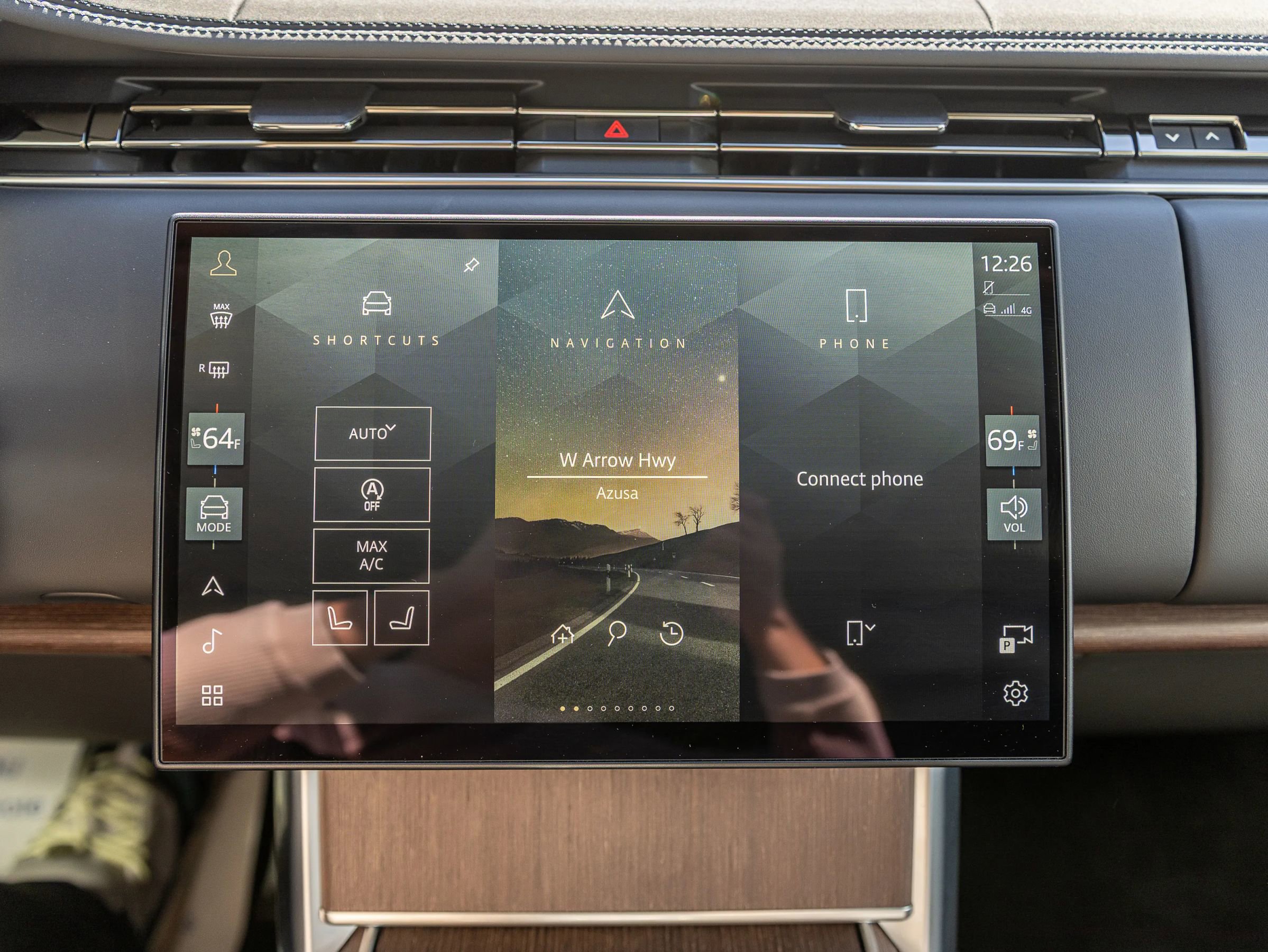 Used 2025 Land Rover Range Rover Long Wheelbase SE image 16