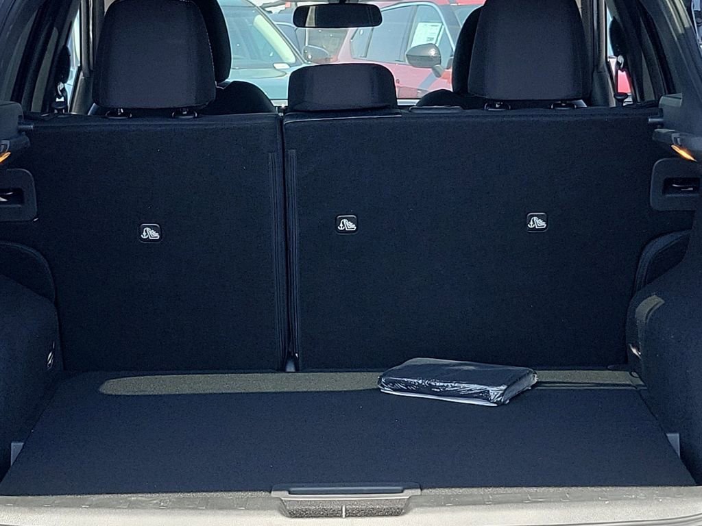 New 2026 Nissan Kicks SV w/ Charging Package FWD image 21