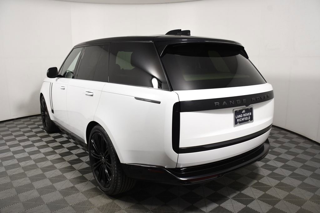 Used 2024 Land Rover Range Rover SE image 4