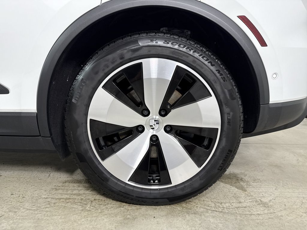 Certified 2025 Porsche Macan 4 Electric AWD/4WD image 14