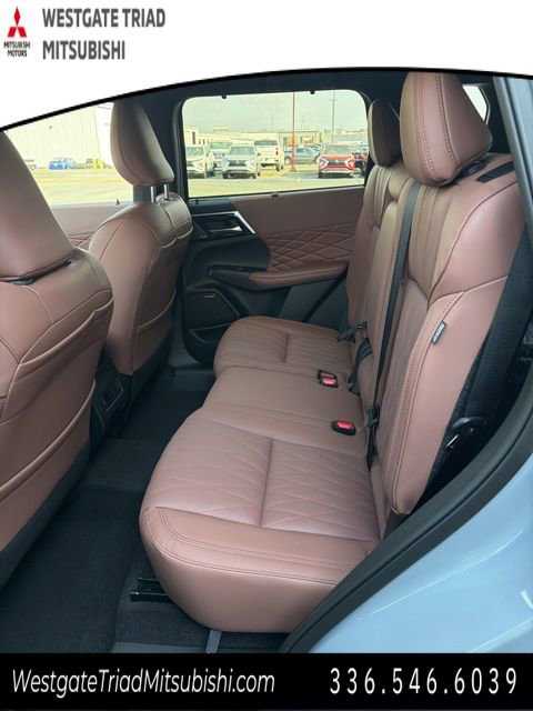 New 2026 Mitsubishi Outlander SEL image 6