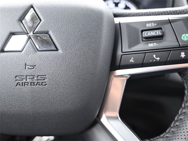 New 2025 Mitsubishi Outlander SE image 25