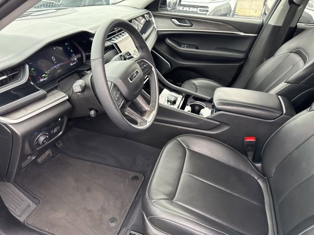 Used 2023 Jeep Grand Cherokee 30th Anniversary image 28