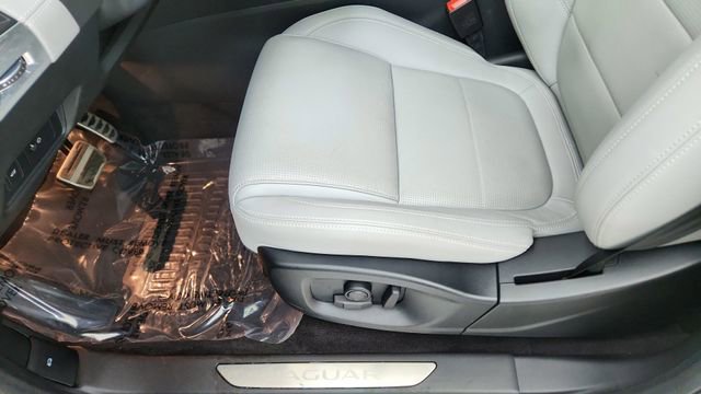 Used 2024 Jaguar E-PACE R-Dynamic SE image 32