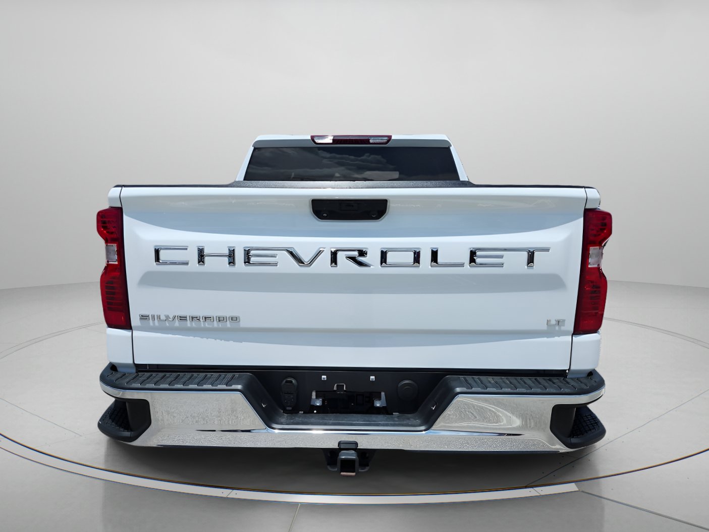 Used 2022 Chevrolet Silverado 1500 LT RWD image 4