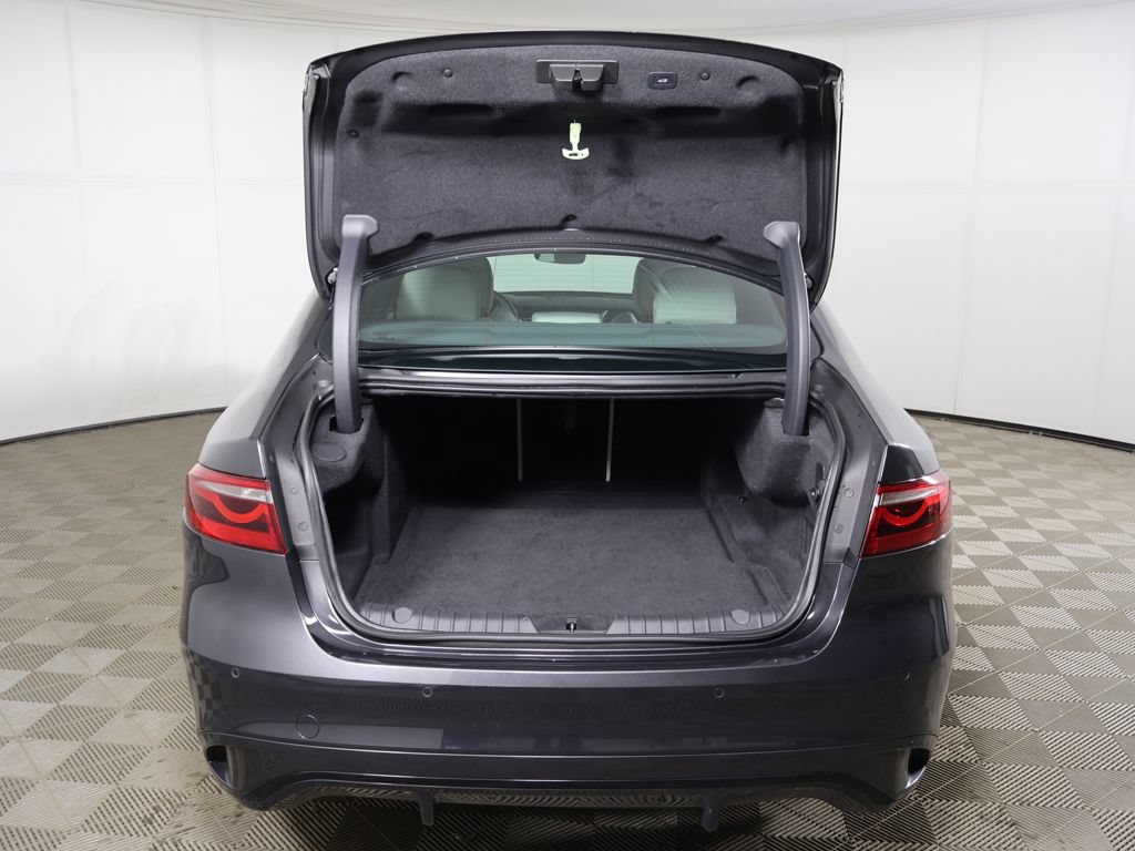 Used 2024 Jaguar XF R-Dynamic SE AWD/4WD image 18