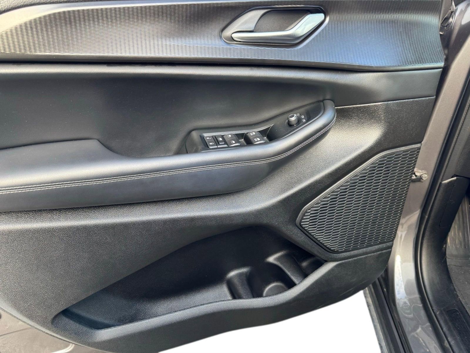 Used 2023 Jeep Grand Cherokee Altitude image 15