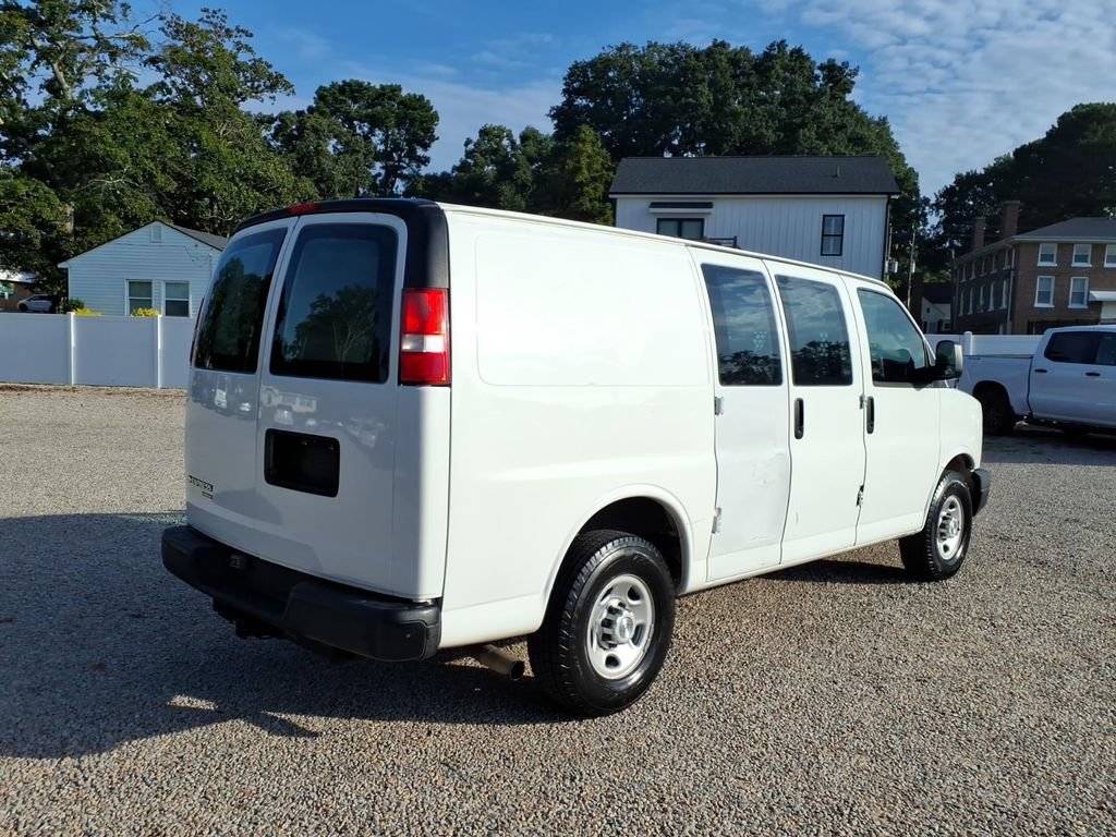Used 2016 Chevrolet Express 2500 RWD image 12