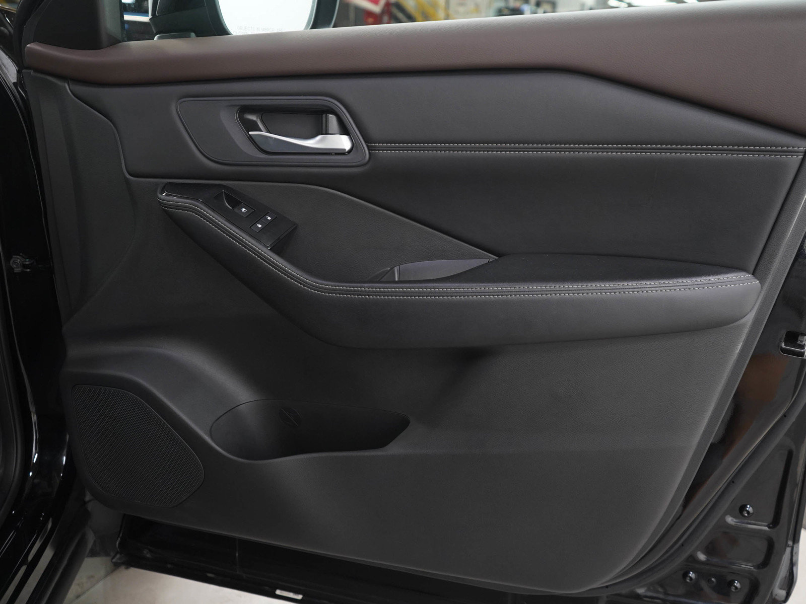 Used 2023 Nissan Rogue SV w/ SV Premium B Package AWD/4WD image 9