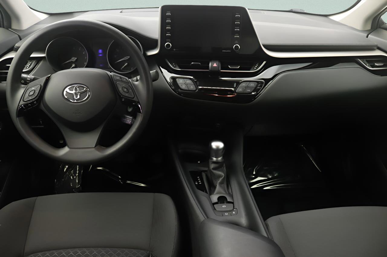 Used 2020 Toyota C-HR LE image 7