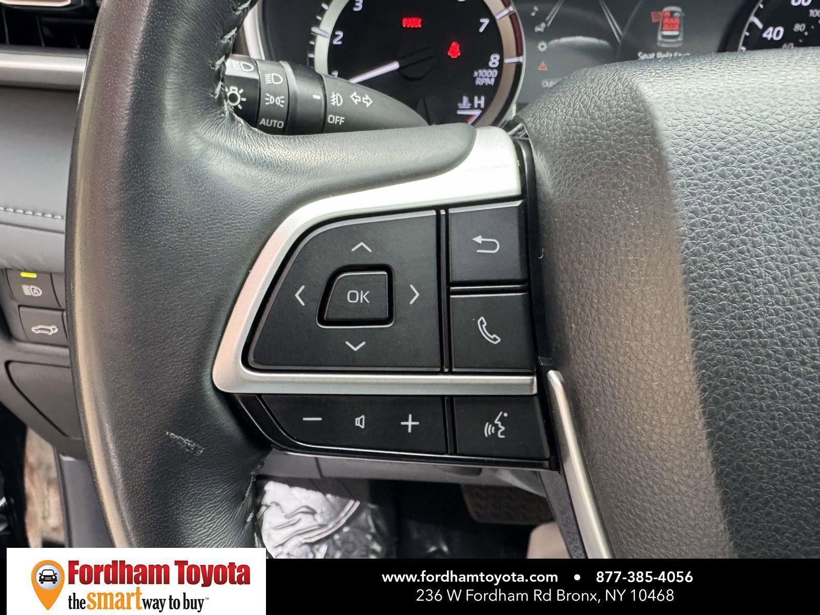 Used 2023 Toyota Highlander XLE image 22