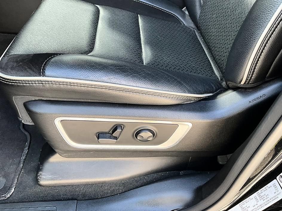 Used 2023 RAM 1500 Laramie AWD/4WD image 16
