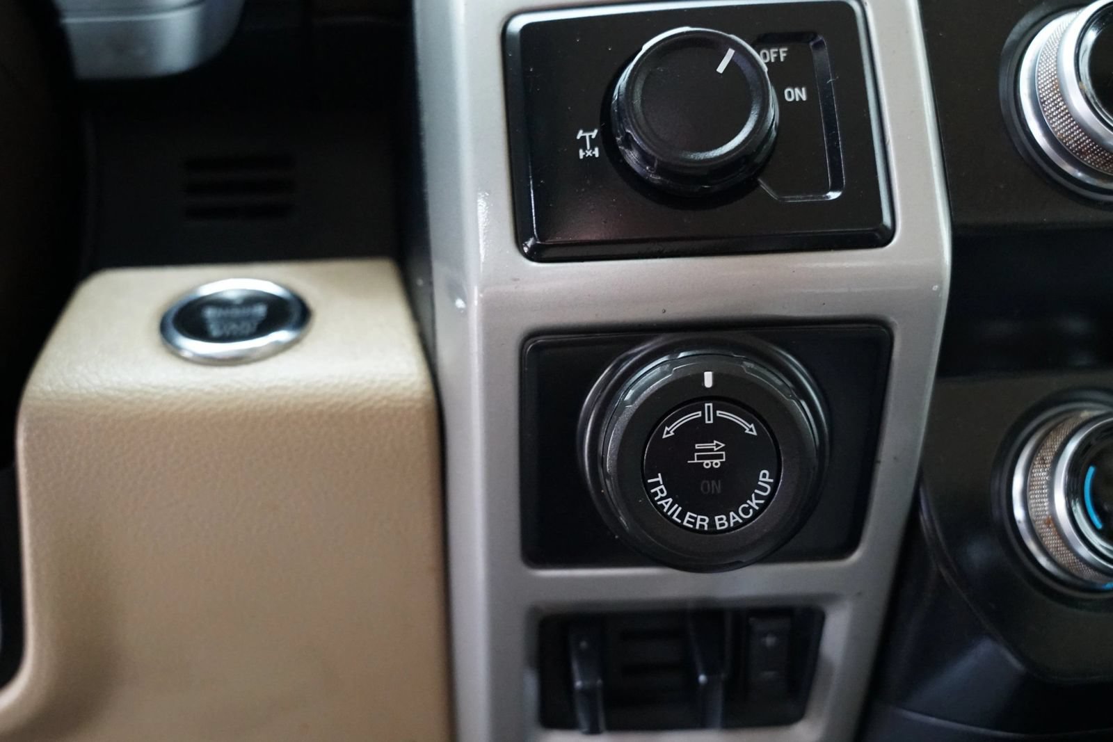 Used 2019 Ford F150 Lariat w/ Equipment Group 502A Luxury RWD image 25