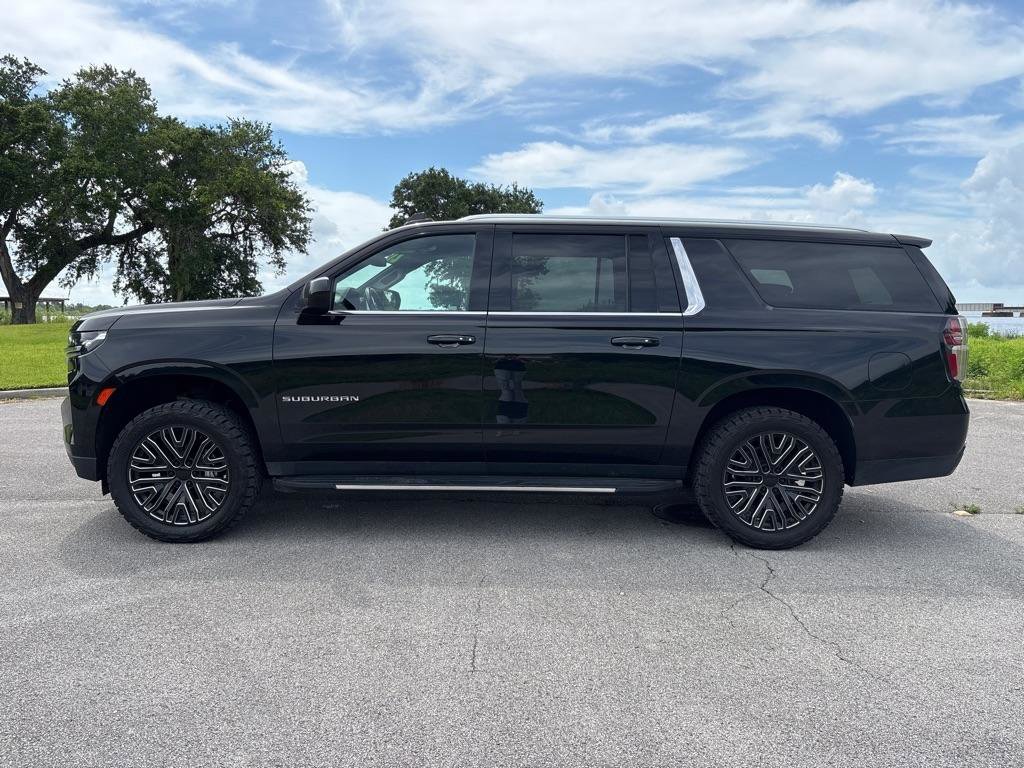 Used 2021 Chevrolet Suburban LT AWD/4WD image 4