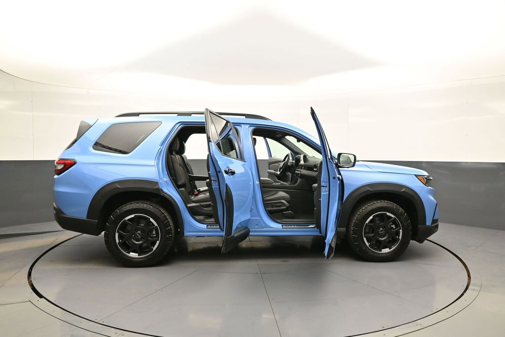 Used 2025 Honda Pilot TrailSport image 44
