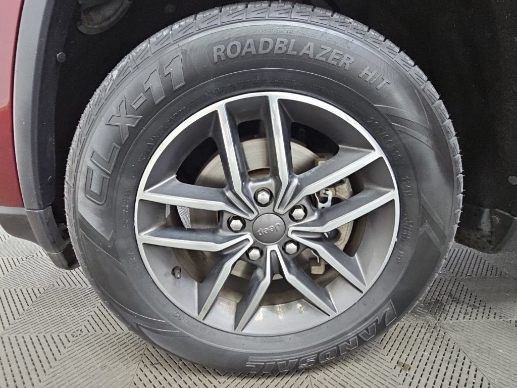 Used 2019 Jeep Grand Cherokee Limited AWD/4WD image 47