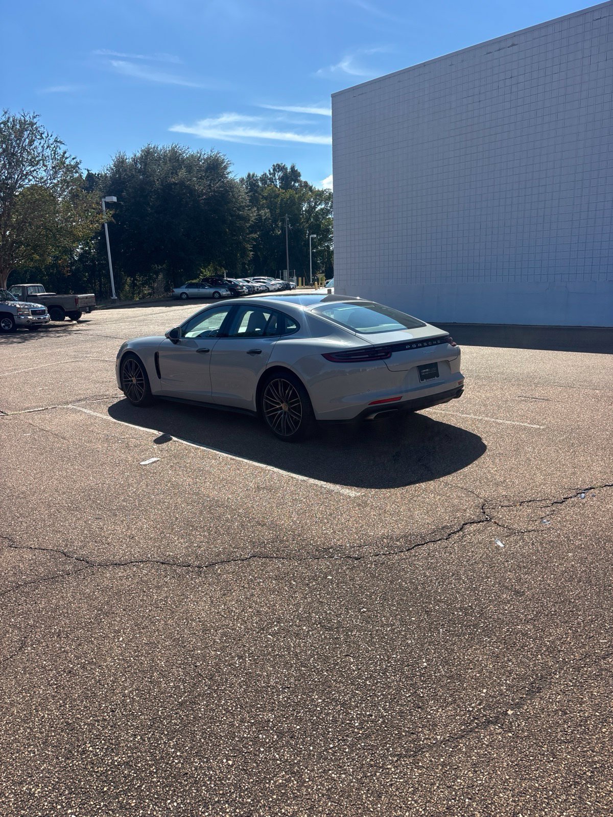 Used 2019 Porsche Panamera image 4