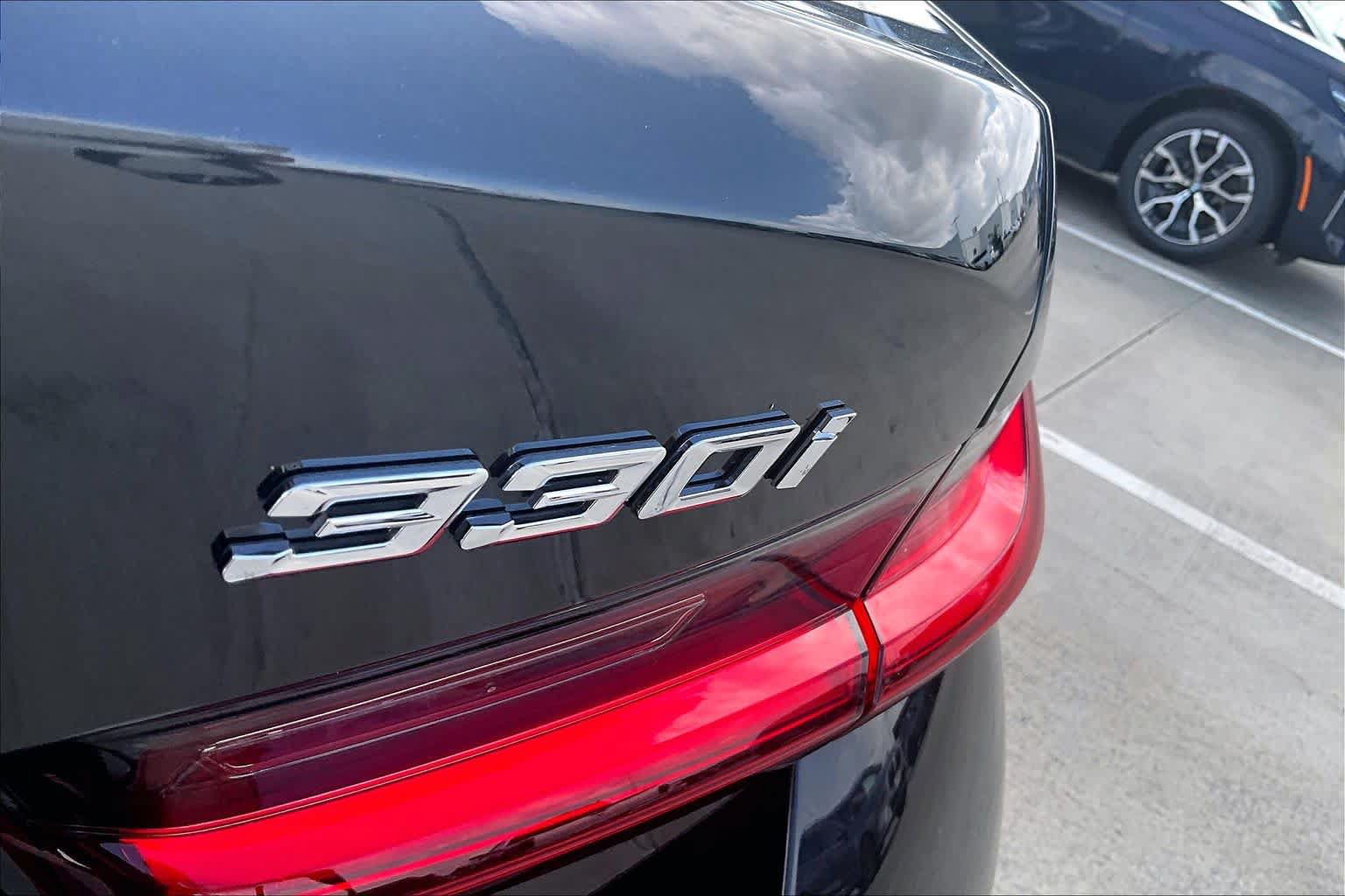 Used 2024 BMW 330i Sedan w/ Convenience Package RWD image 9