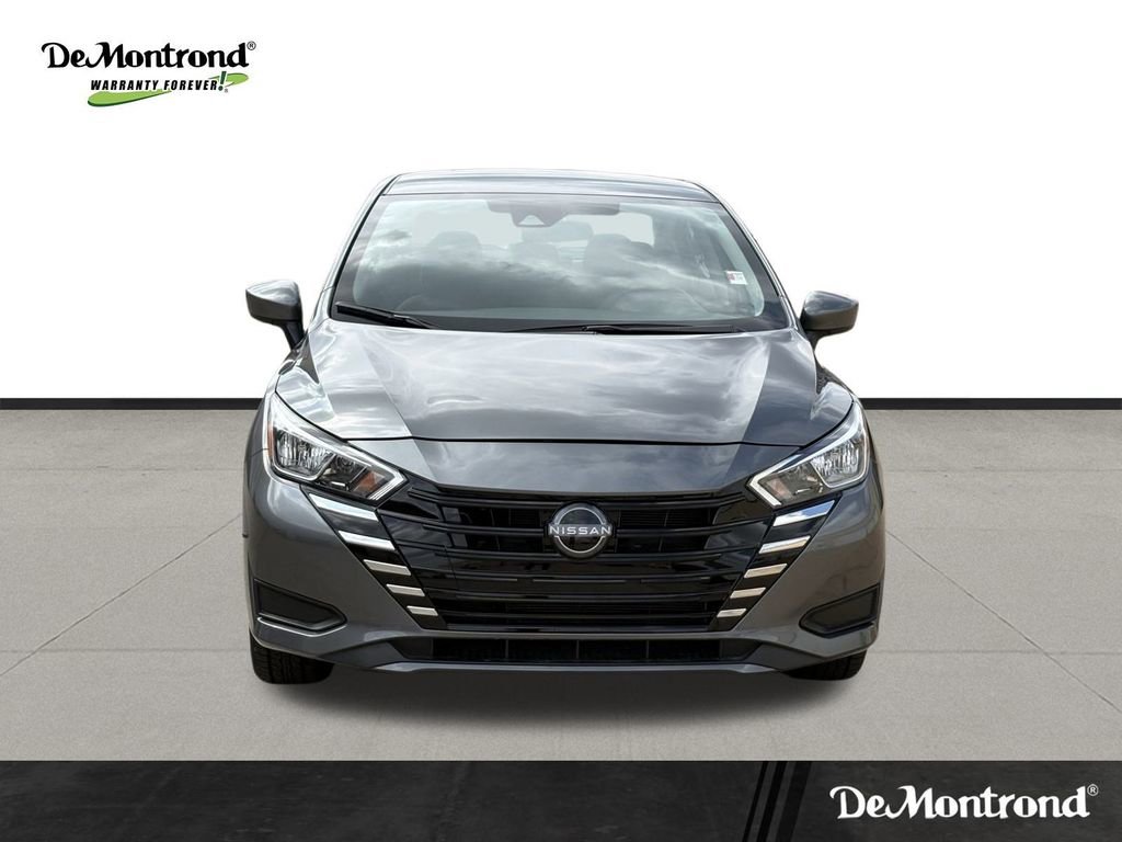 Used 2024 Nissan Versa SV image 2